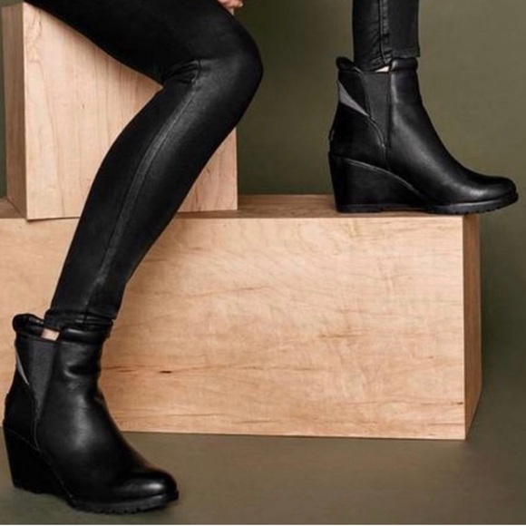 SOREL Leather After Hours Chelsea Booties in Black Size 8 - Picture 1 of 8